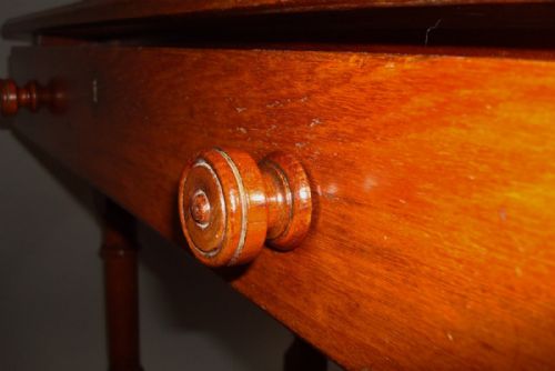 LATE C19TH WALNUT 'PUGIN' DESIGN GILLOWS WRITING TABLE - ADDITIONAL PHOTO 4