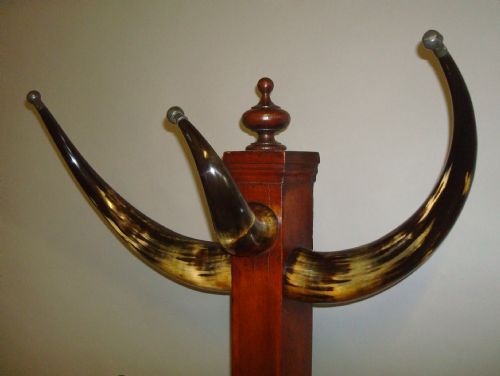 19TH CENTURY OAK HALL STAND WITH COW HORNS - ADDITIONAL PHOTO 3