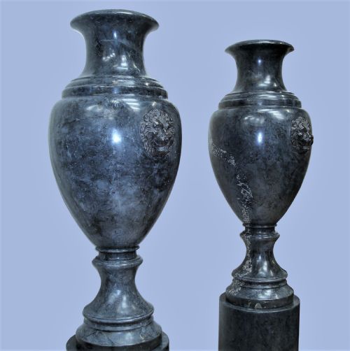 EARLY C20TH PAIR OF SCAGLIOLA URNS - ADDITIONAL PHOTO 4