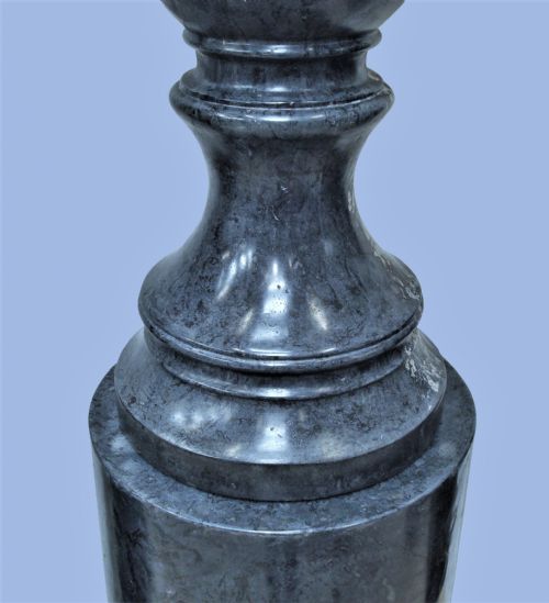EARLY C20TH PAIR OF SCAGLIOLA URNS - ADDITIONAL PHOTO 11