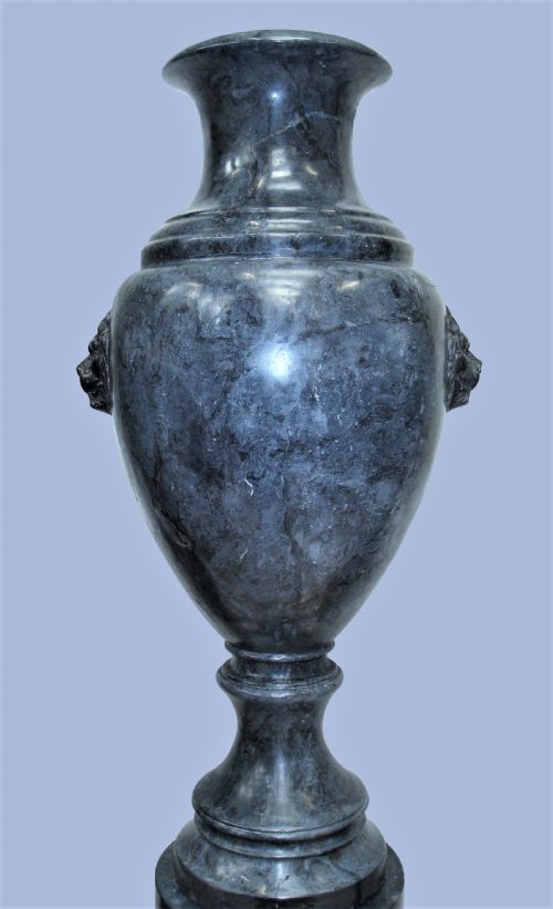 EARLY C20TH PAIR OF SCAGLIOLA URNS - ADDITIONAL PHOTO 15