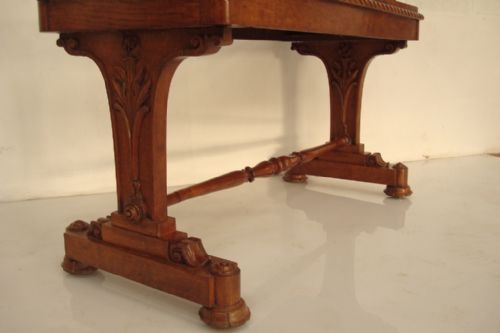 GEO IV FIGURED OAK END SUPPORT CENTRE TABLE - ADDITIONAL PHOTO 4