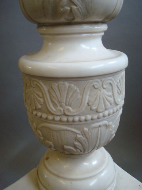 EARLY C19TH ITALIAN CARVED MARBLE TAZZA ON PEDESTAL - ADDITIONAL PHOTO 4