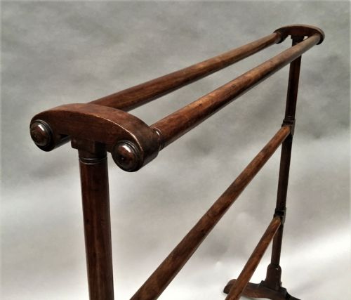 REGENCY MAHOGANY CLOTHES TOWEL RAIL OF GENEROUS PROPORTIONS ATTRIBUTED TO GILLOWS - ADDITIONAL PHOTO 10