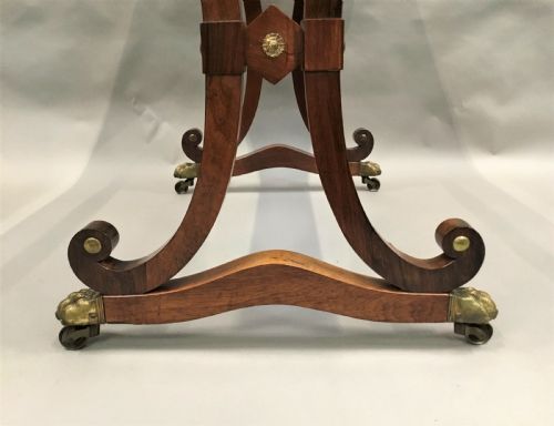 A SMART REGENCY ROSEWOOD BRASS MOUNTED CENTRE TABLE - ADDITIONAL PHOTO 7