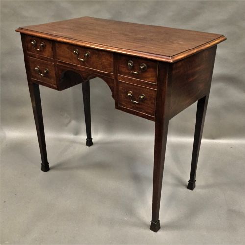 George III Mahogany Side Table / Dressing Table