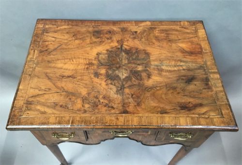 GEORGE I FIGURED WALNUT LOWBOY IN VERY ORIGINAL CONDITION - ADDITIONAL PHOTO 2