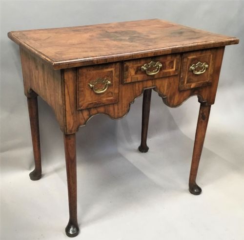 GEORGE I FIGURED WALNUT LOWBOY IN VERY ORIGINAL CONDITION - ADDITIONAL PHOTO 7