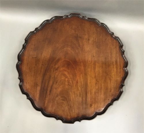 GEORGE III MAHOGANY PIECRUST TRIPOD TABLE IN THE MANNER OF CHIPPENDALE - ADDITIONAL PHOTO 3
