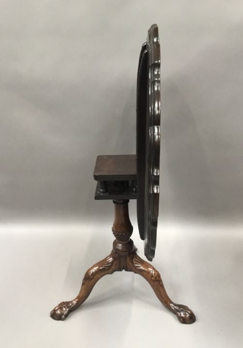GEORGE III MAHOGANY PIECRUST TRIPOD TABLE IN THE MANNER OF CHIPPENDALE - ADDITIONAL PHOTO 9