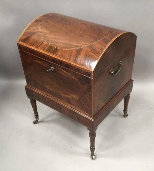 A FINE GEORGE III SHERATON MAHOGANY CELLARETTE - ADDITIONAL PHOTO 1
