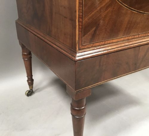 A FINE GEORGE III SHERATON MAHOGANY CELLARETTE - ADDITIONAL PHOTO 4