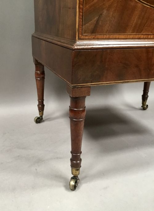 A FINE GEORGE III SHERATON MAHOGANY CELLARETTE - ADDITIONAL PHOTO 6