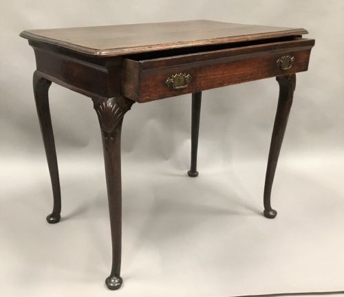 GEORGE II IRISH WALNUT SIDE TABLE - ADDITIONAL PHOTO 4