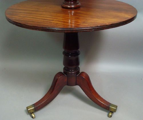 LARGE REGENCY MAHOGANY THREE TIER DUMB WAITER OF UNUSUAL GRAND PROPORTIONS - ADDITIONAL PHOTO 3