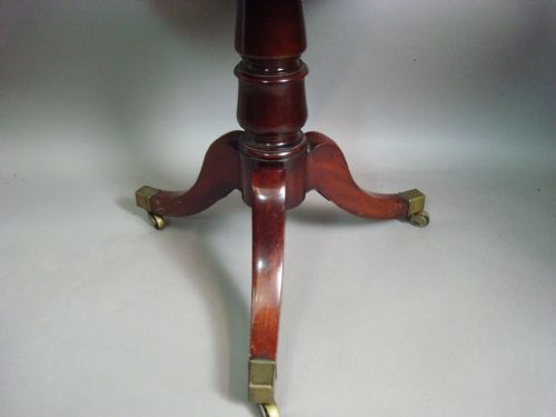 LARGE REGENCY MAHOGANY THREE TIER DUMB WAITER OF UNUSUAL GRAND PROPORTIONS - ADDITIONAL PHOTO 4