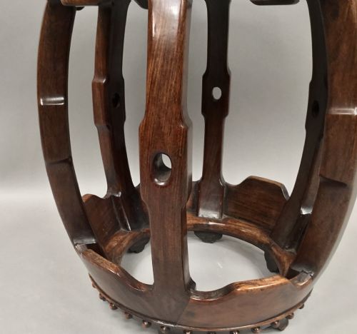C19TH CHINESE HONGMU LOW OCCASIONAL TABLE STAND OF UNUSUAL BARREL FORM - ADDITIONAL PHOTO 7