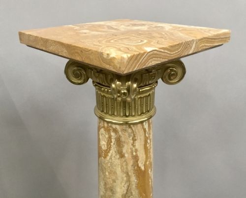 C19TH PAIR OF MARBLE AND ORMOLU PEDESTAL COLUMNS IN THE NEOCLASSICAL MANNER - ADDITIONAL PHOTO 3