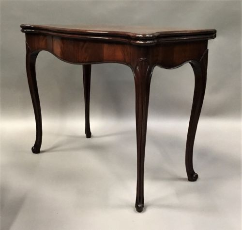 GEORGE III MAHOGANY HEPPLEWHITE SERPENTINE CARD TABLE - ADDITIONAL PHOTO 1