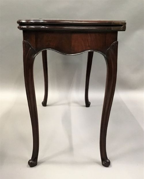 GEORGE III MAHOGANY HEPPLEWHITE SERPENTINE CARD TABLE - ADDITIONAL PHOTO 6
