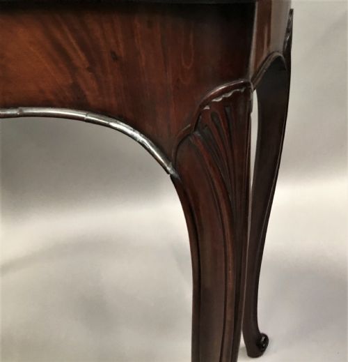 GEORGE III MAHOGANY HEPPLEWHITE SERPENTINE CARD TABLE - ADDITIONAL PHOTO 17