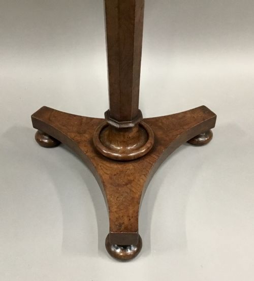 REGENCY BURR ELM OCCASIONAL TABLE OF NEAT PROPORTIONS - ADDITIONAL PHOTO 13