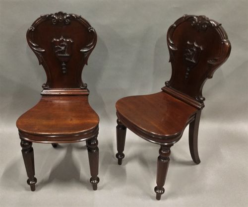 GEORGE IV SUBSTANTIAL PAIR OF MAHOGANY HALL CHAIRS WITH WELL CARVED HIPPOCAMPUS ARMORIALS - ADDITIONAL PHOTO 7