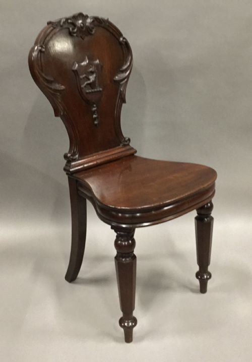 GEORGE IV SUBSTANTIAL PAIR OF MAHOGANY HALL CHAIRS WITH WELL CARVED HIPPOCAMPUS ARMORIALS - ADDITIONAL PHOTO 8
