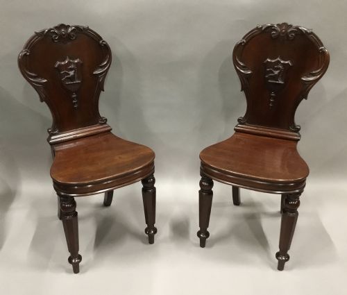 GEORGE IV SUBSTANTIAL PAIR OF MAHOGANY HALL CHAIRS WITH WELL CARVED HIPPOCAMPUS ARMORIALS - ADDITIONAL PHOTO 9