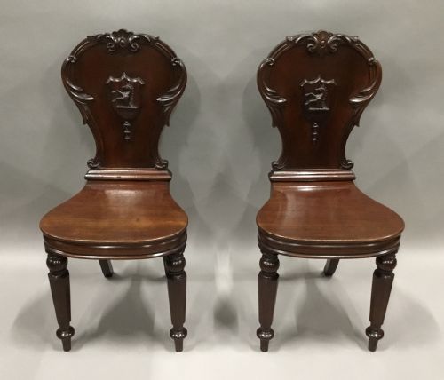 GEORGE IV SUBSTANTIAL PAIR OF MAHOGANY HALL CHAIRS WITH WELL CARVED HIPPOCAMPUS ARMORIALS - ADDITIONAL PHOTO 14