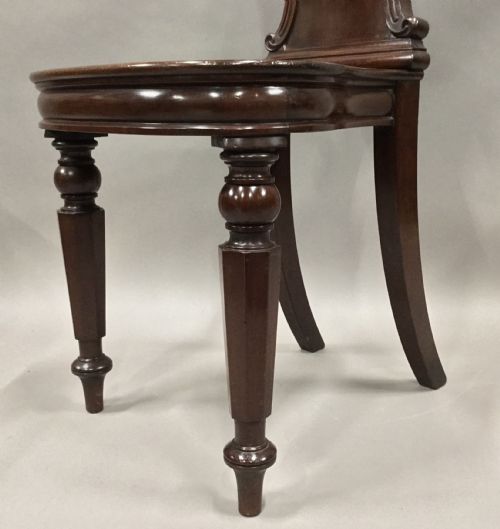 GEORGE IV SUBSTANTIAL PAIR OF MAHOGANY HALL CHAIRS WITH WELL CARVED HIPPOCAMPUS ARMORIALS - ADDITIONAL PHOTO 20