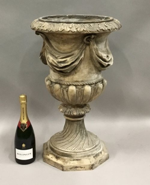 LARGE REGENCY NEOCLASSICAL PLASTER URN OF CAMPANA FORM - ADDITIONAL PHOTO 1