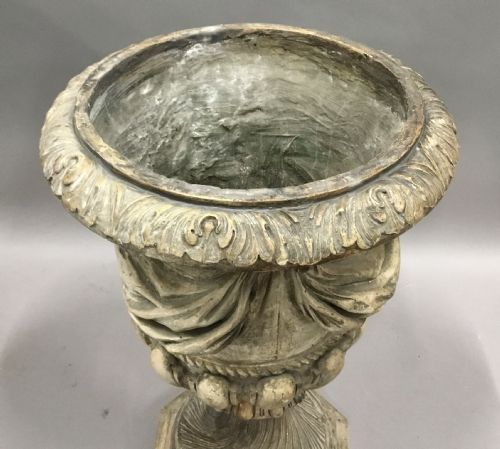 LARGE REGENCY NEOCLASSICAL PLASTER URN OF CAMPANA FORM - ADDITIONAL PHOTO 10