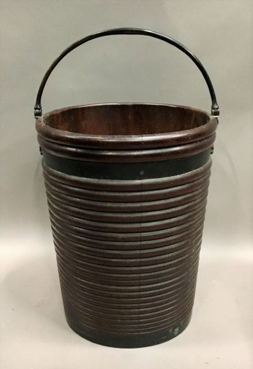 C18TH IRISH MAHOGANY LARGE PEAT BUCKET OF RARE RIBBED FORM IN ORIGINAL UNTOUCHED CONDITION - ADDITIONAL PHOTO 2