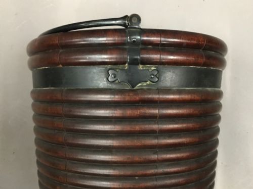 C18TH IRISH MAHOGANY LARGE PEAT BUCKET OF RARE RIBBED FORM IN ORIGINAL UNTOUCHED CONDITION - ADDITIONAL PHOTO 5
