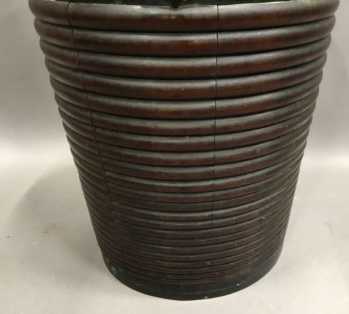 C18TH IRISH MAHOGANY LARGE PEAT BUCKET OF RARE RIBBED FORM IN ORIGINAL UNTOUCHED CONDITION - ADDITIONAL PHOTO 7