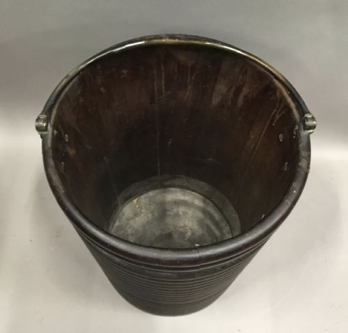 C18TH IRISH MAHOGANY LARGE PEAT BUCKET OF RARE RIBBED FORM IN ORIGINAL UNTOUCHED CONDITION - ADDITIONAL PHOTO 8