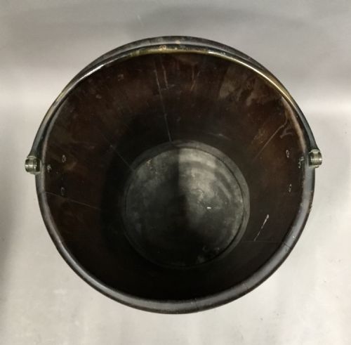C18TH IRISH MAHOGANY LARGE PEAT BUCKET OF RARE RIBBED FORM IN ORIGINAL UNTOUCHED CONDITION - ADDITIONAL PHOTO 9