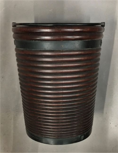 C18TH IRISH MAHOGANY LARGE PEAT BUCKET OF RARE RIBBED FORM IN ORIGINAL UNTOUCHED CONDITION - ADDITIONAL PHOTO 13