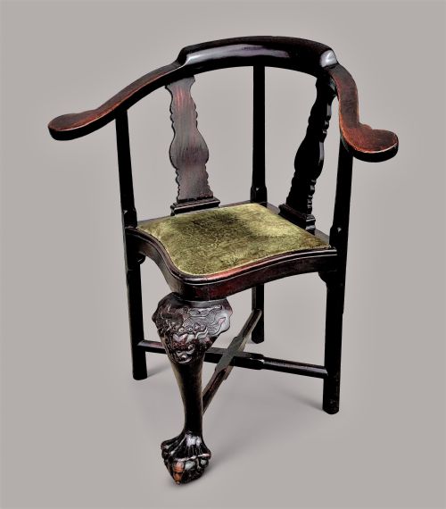 C18TH CHINESE EXPORT HARDWOOD CORNER ARMCHAIR OF AN ECCENTRIC AND CURVACEOUS DESIGN AND PROPORTIONS - ADDITIONAL PHOTO 2