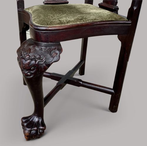 C18TH CHINESE EXPORT HARDWOOD CORNER ARMCHAIR OF AN ECCENTRIC AND CURVACEOUS DESIGN AND PROPORTIONS - ADDITIONAL PHOTO 8