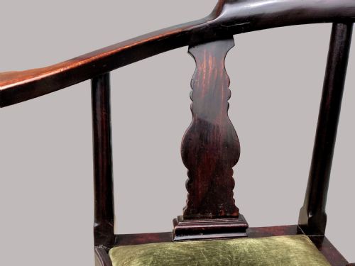 C18TH CHINESE EXPORT HARDWOOD CORNER ARMCHAIR OF AN ECCENTRIC AND CURVACEOUS DESIGN AND PROPORTIONS - ADDITIONAL PHOTO 11