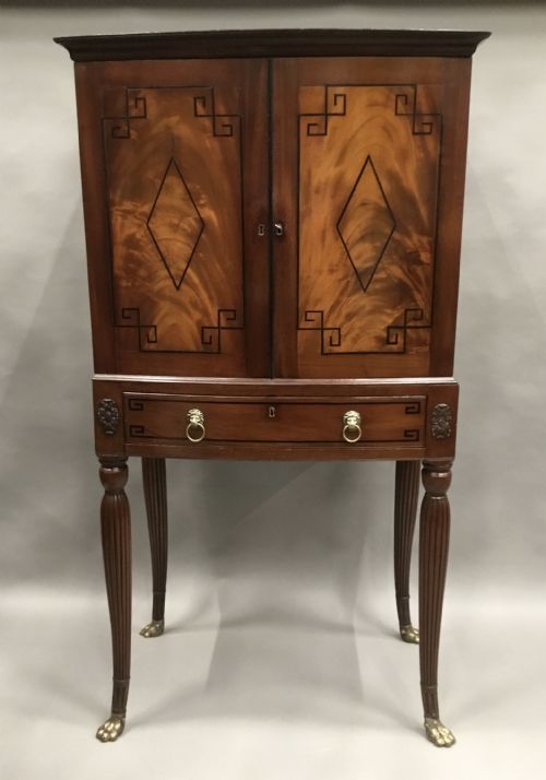 REGENCY MAHOGANY BOW FRONTED CABINET ON STAND OF COMPACT PROPORTIONS - ADDITIONAL PHOTO 1