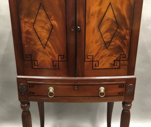 REGENCY MAHOGANY BOW FRONTED CABINET ON STAND OF COMPACT PROPORTIONS - ADDITIONAL PHOTO 5