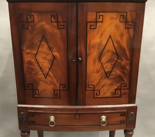 REGENCY MAHOGANY BOW FRONTED CABINET ON STAND OF COMPACT PROPORTIONS - ADDITIONAL PHOTO 10