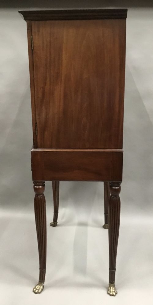 REGENCY MAHOGANY BOW FRONTED CABINET ON STAND OF COMPACT PROPORTIONS - ADDITIONAL PHOTO 13