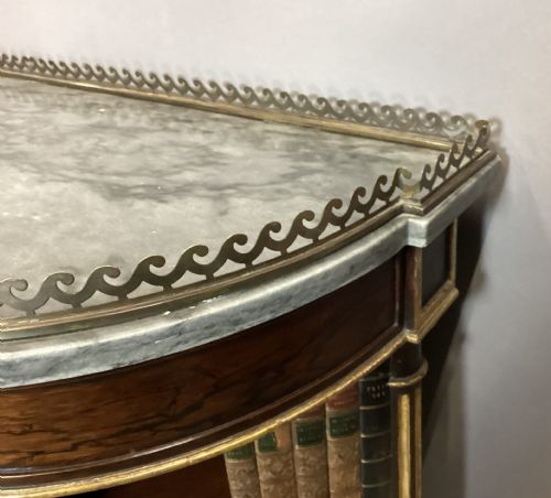 REGENCY ROSEWOOD AND PARCEL GILT OPEN BOOKCASE SIDE CABINET WITH LEATHER DUMMY BOOKS - ADDITIONAL PHOTO 7