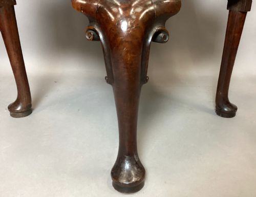 GEORGE I WALNUT CORNER CHAIR DESIGNED AS A DESKREADING CHAIR - ADDITIONAL PHOTO 10