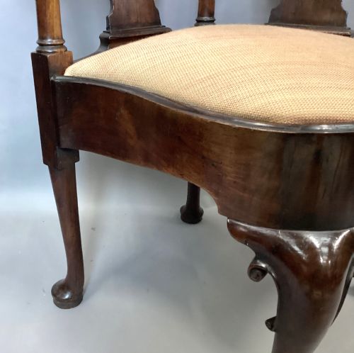 GEORGE I WALNUT CORNER CHAIR DESIGNED AS A DESKREADING CHAIR - ADDITIONAL PHOTO 15