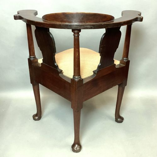 GEORGE I WALNUT CORNER CHAIR DESIGNED AS A DESKREADING CHAIR - ADDITIONAL PHOTO 19